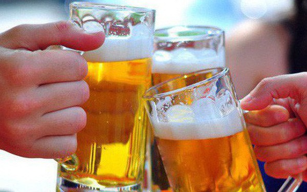 Việt Nam thuộc nh&#243;m nước c&#243; tỷ lệ nam giới uống rượu bia cao nhất thế giới
