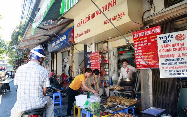 3 hàng chả rươi ngon nức tiếng Hà Nội nhất định phải ghé khi vào mùa: Nơi đến ăn nhanh kẻo hết, nơi đủng đỉnh chậm chạp vì có kho chứa bán quanh năm