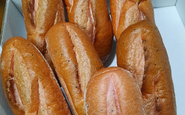 "Vua" bánh mì TP HCM tham gia giải cứu thanh long