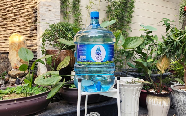 Nước Đá Hồng Phúc khẳng định thương hiệu, lấn sân sang nước tinh khiết với sản phẩm Rosée Water