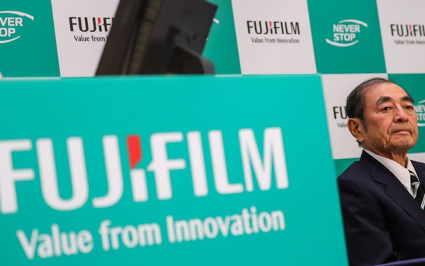 Nhanh nhạy như Fujifilm: Kinh doanh máy ảnh hết thời, chuyển sang sản xuất thuốc trị Covid-19, kết quả thành công bất ngờ!