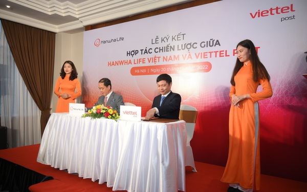 Hanwha Life Việt Nam và Viettel Post chính thức ký kết thoả thuận hợp tác phân phối bảo hiểm