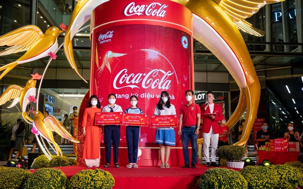 Coca-Cola Việt Nam triển khai hoạt động “Mang kỳ diệu về nhà” Tết 2022