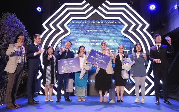 Vina Samex becomes the winner of the Community Entrepreneur Award season 4