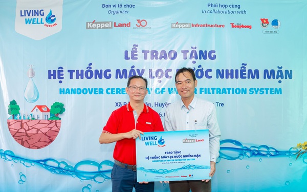 Keppel Land presents saline water purifier system to people in Ben Tre province