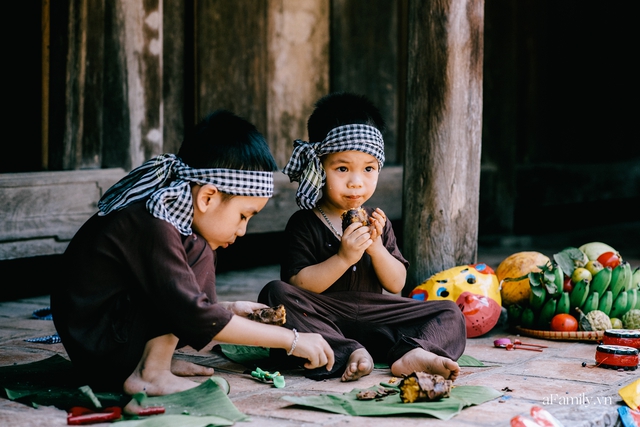 Cùng các gia đình tại Hà Nội tái hiện đêm Trung thu đậm chất truyền thống, tự phá cỗ, làm đèn, “nếm” những dư vị đã lâu người thành thị không còn nhớ - Ảnh 13.