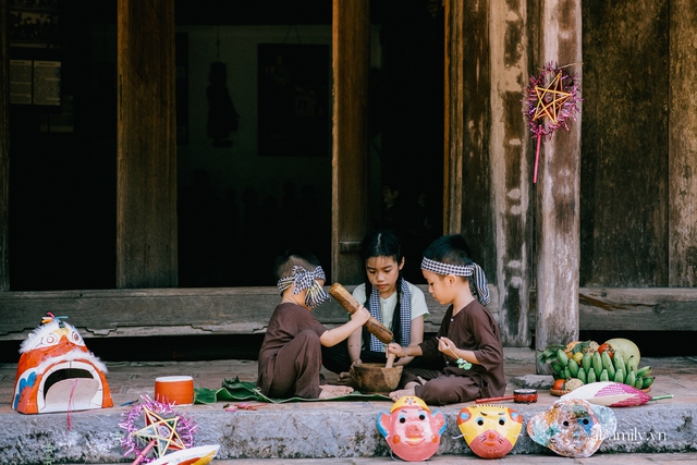 Cùng các gia đình tại Hà Nội tái hiện đêm Trung thu đậm chất truyền thống, tự phá cỗ, làm đèn, “nếm” những dư vị đã lâu người thành thị không còn nhớ - Ảnh 6.