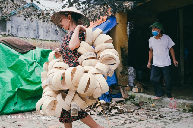 Tết Trung thu về làng Ông Hảo, gặp cặp vợ chồng 40 năm bám nghề làm trống: Đắng-cay-ngọt-bùi đã trải đủ, nhưng chưa 1 ngày mất niềm tin vào sức sống của nghề - Ảnh 7.