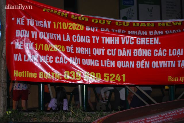 Hà Nội: Cư dân chung cư 87 Lĩnh Nam tập trung trong đêm phản đối CĐT chiếm tầng hầm, hàng trăm phương tiện không nơi đỗ tràn ra đường gây ùn tắc - Ảnh 3.
