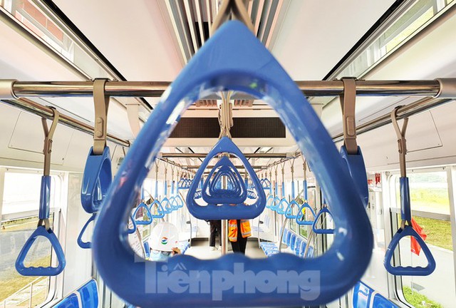 Có gì bên trong đoàn tàu metro số 1 của TPHCM? - Ảnh 7.
