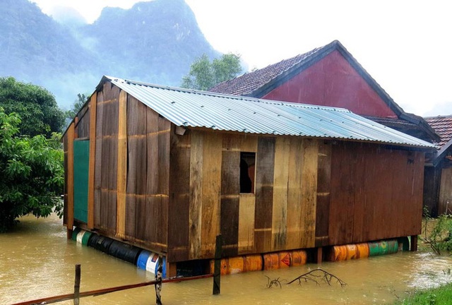 Dự án Nhà Chống Lũ phát huy tác dụng: Nhiều bà con miền Trung vượt qua lũ lụt; tiếp tục triển khai ở Huế, Quảng Trị và Quảng Nam - Ảnh 5.