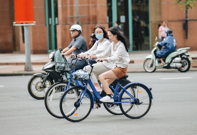Trải nghiệm xe đạp công cộng cho thuê 10.000 đồng/giờ lần đầu lăn bánh trên đường phố Sài Gòn - Ảnh 8.