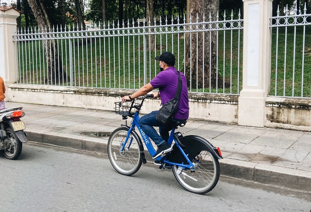 Trải nghiệm xe đạp công cộng cho thuê 10.000 đồng/giờ lần đầu lăn bánh trên đường phố Sài Gòn - Ảnh 10.
