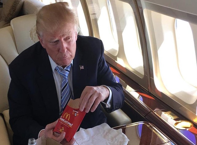 Trước khi mắc Covid-19, ông Trump từng chia sẻ bí quyết không bị hói: Ăn khoai chiên của McDonald’s - Ảnh 1.