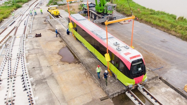 Đoàn tàu metro Nhổn - Ga Hà Nội đã về depot Nhổn - Ảnh 3.