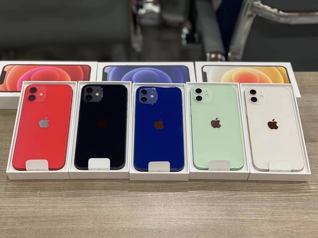 Lộ diện full màu các mẫu iPhone 12, phiên bản màu xanh blue bị chê tới tấp - Ảnh 4.