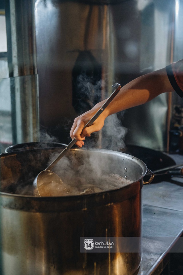 Sống ở Hà Nội nhưng vẫn có người tưởng phở Thìn Bờ Hồ và phở Thìn Lò Đúc là một, sự thật lại là 2 câu chuyện vô cùng đặc biệt - Ảnh 8. Sống ở Hà Nội nhưng vẫn có người tưởng phở Thìn Bờ Hồ và phở Thìn Lò Đúc là một, sự thật lại là 2 câu chuyện vô cùng đặc biệt - Ảnh 8.