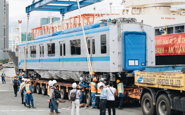 Ảnh: Cận cảnh đoàn tàu Metro Bến Thành - Suối Tiên vừa chính thức có mặt tại Sài Gòn - Ảnh 19.