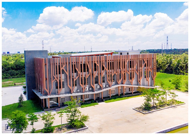 Trường đại học sang chảnh nhất miền Tây: Đầu tư hẳn một khu vực gần 60 tỷ đồng, sinh viên sốt rần rần thi nhau đến sống ảo - Ảnh 1.