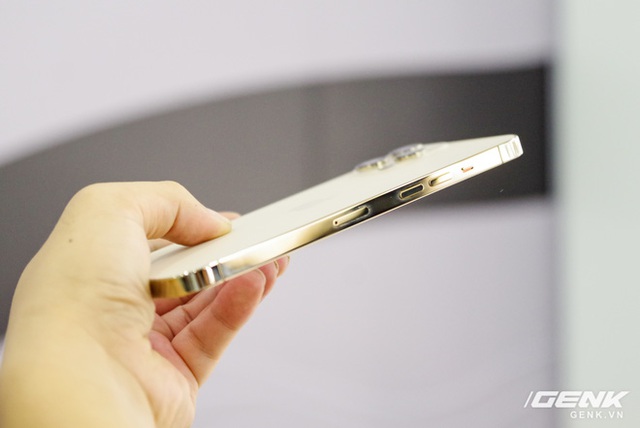 iPhone 12 Pro Max đầu tiên về Việt Nam, giá 53 triệu đồng - Ảnh 5.