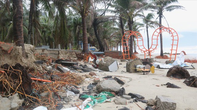 Bão số 13 gây thiệt hại nặng khu vực ven biển  - Ảnh 2.