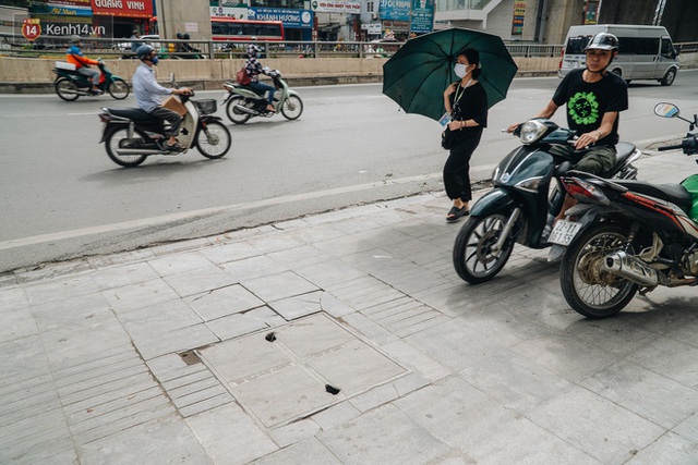 Nhiều tuyến phố Hà Nội lát đá thương hiệu 70 năm đã hư hỏng nghiêm trọng: KTS chỉ ra 4 nguyên nhân chính - Ảnh 6.