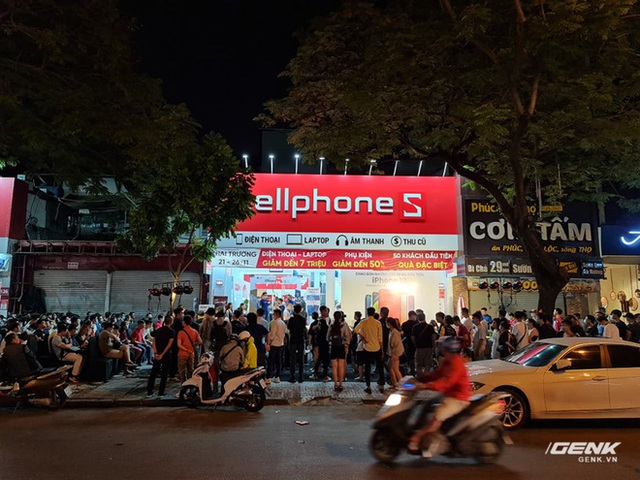  Như thường lệ, chiếc iPhone rẻ nhất vẫn bị người Việt ghẻ lạnh nhất - Ảnh 1.