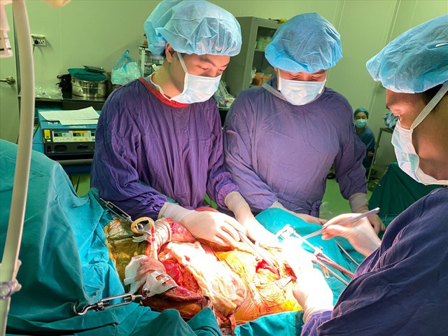  Những ca ghép tim, gan, thận đỉnh cao của nền y học Việt Nam, kết quả phẫu thuật khiến ai cũng phải thốt lên: Quá kỳ diệu!  - Ảnh 7.