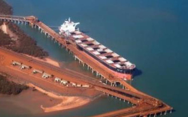 Những con tàu đang chờ bốc xếp quặng sắt tại bến tàu Fortescue ở Cảng Hedland, vùng Pilbara, miền Tây Australia (nguồn: Reuters)