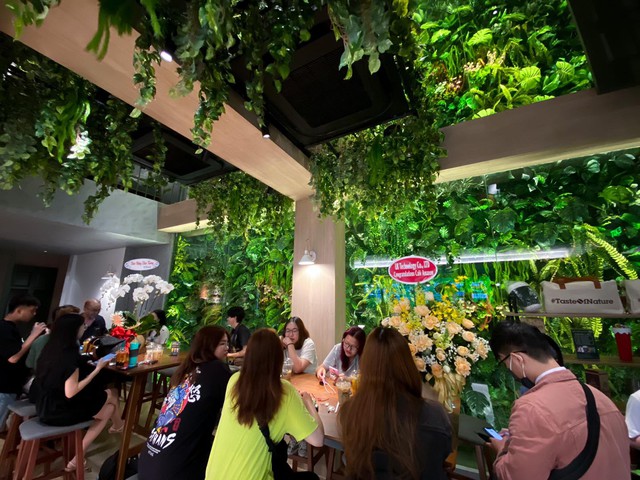 Chuỗi cà phê lớn nhất Thái Lan Café Amazon đặt chân tới Sài Gòn: Concept ốc đảo xanh chẳng khác gì rừng rậm nhiệt đới - Ảnh 6.