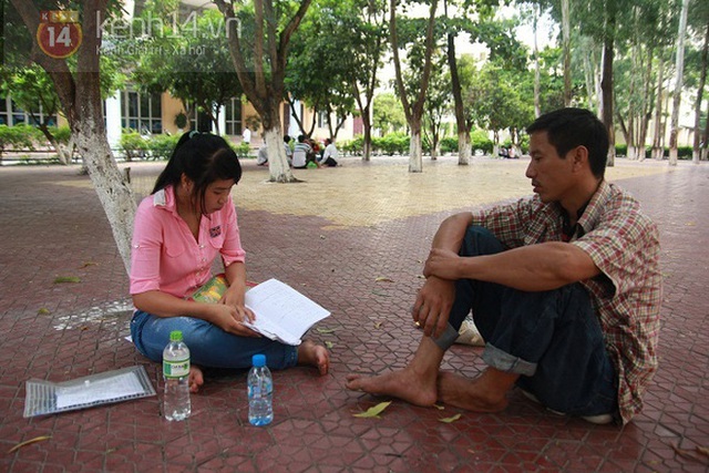 10 năm và 5 thay đổi lớn của giáo dục Việt Nam: Sổ liên lạc đi vào dĩ vãng, không còn cảnh cha mẹ đưa con lên thành phố thi Đại học - Ảnh 2.