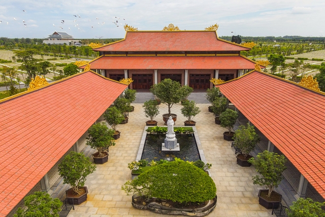  Cận cảnh hoa viên nghĩa trang hơn 2.000 tỷ đồng, có cảnh quan đẹp bậc nhất Việt Nam - Ảnh 7.