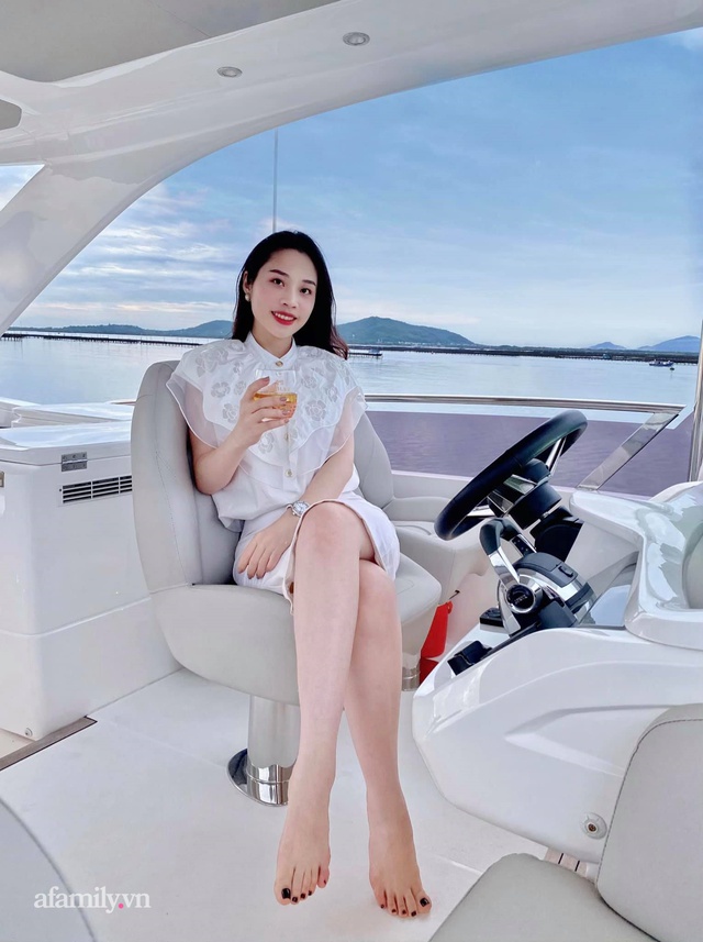 Phu nhân kín tiếng nhà Chương Tailor tiết lộ áp lực khi làm vợ ông trùm thời trang, tiền và phong cách không thiếu nhưng làm sao tạo ra bản ngã của riêng mình!? - Ảnh 13. Phu nhân kín tiếng nhà Chương Tailor tiết lộ áp lực khi làm vợ ông trùm thời trang, tiền và phong cách không thiếu nhưng làm sao tạo ra bản ngã của riêng mình!? - Ảnh 13.