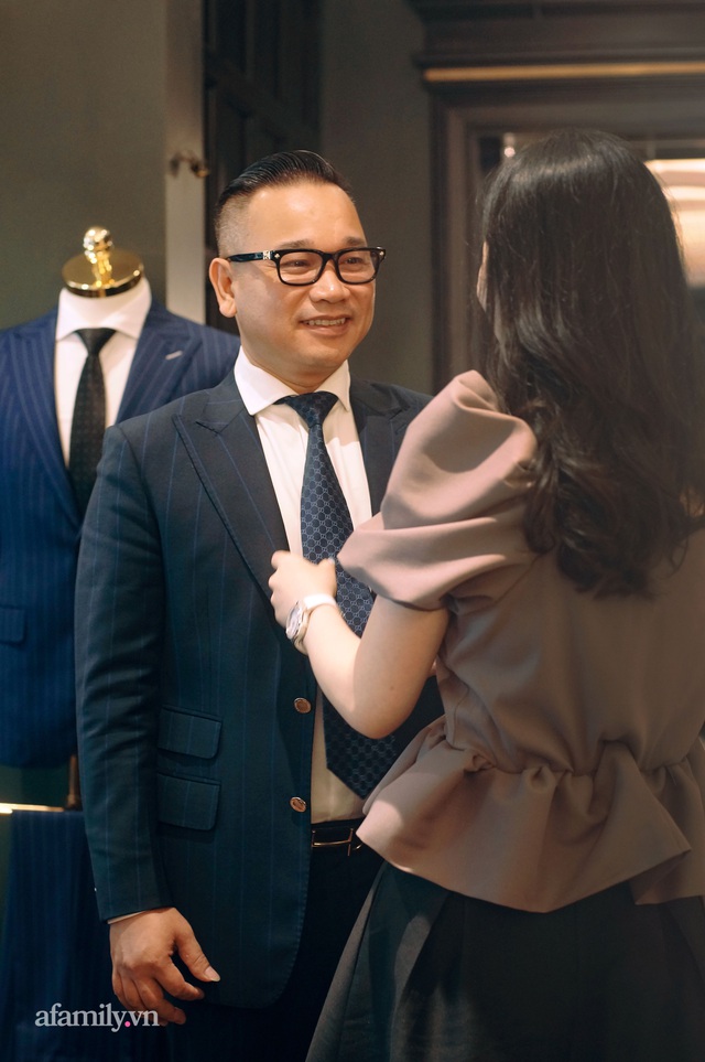 Phu nhân kín tiếng nhà Chương Tailor tiết lộ áp lực khi làm vợ ông trùm thời trang, tiền và phong cách không thiếu nhưng làm sao tạo ra bản ngã của riêng mình!? - Ảnh 4. Phu nhân kín tiếng nhà Chương Tailor tiết lộ áp lực khi làm vợ ông trùm thời trang, tiền và phong cách không thiếu nhưng làm sao tạo ra bản ngã của riêng mình!? - Ảnh 4.