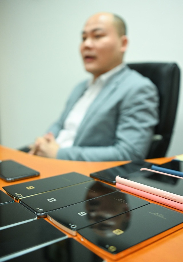  CEO Nguyễn Tử Quảng ra mắt Bphone 4 khi toàn xã hội bị cách ly: Chúng ta vẫn phải tiếp tục sống! - Ảnh 4.
