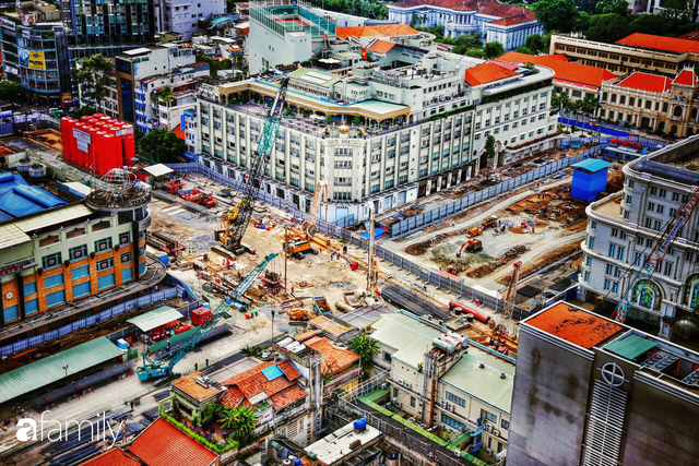 Người Sài Gòn choáng ngợp trước khung cảnh đại lộ Lê Lợi - Nguyễn Huệ - Đồng Khởi đẹp như trong mơ sau khi gỡ rào chắn để xây ga ngầm Metro - Ảnh 2.
