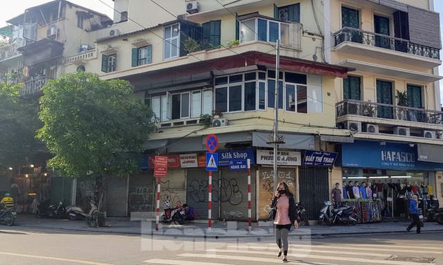 Tuyến phố đắt đỏ cả tỷ đồng/m2 ở Hà Nội vẫn chật vật tìm khách thuê - Ảnh 1.