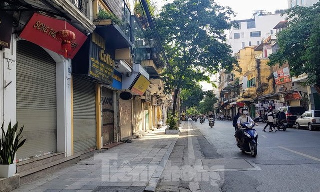 Tuyến phố đắt đỏ cả tỷ đồng/m2 ở Hà Nội vẫn chật vật tìm khách thuê - Ảnh 11.