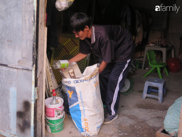 Tâm sự người đàn ông khuyết tật cả 2 tay, ngày ngày bán phế liệu nuôi 2 cháu sinh đôi cùng mẹ già 91 tuổi: Tôi không dám chết - Ảnh 6.