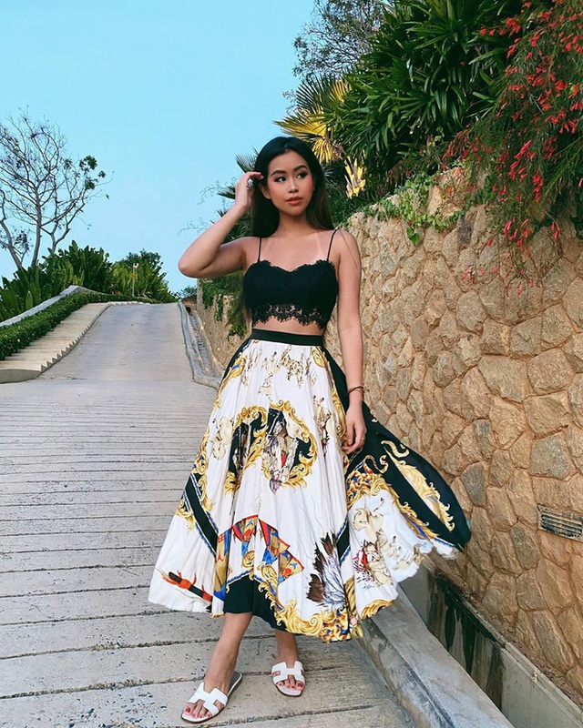 Khoe ảnh về thăm trường cũ, dân tình soi ra học phí đắt đỏ trường ái nữ nhà giàu Tiên Nguyễn theo học: 3 năm THPT hơn 2,2 tỷ! - Ảnh 6. Khoe ảnh về thăm trường cũ, dân tình soi ra học phí đắt đỏ trường ái nữ nhà giàu Tiên Nguyễn theo học: 3 năm THPT hơn 2,2 tỷ! - Ảnh 6.