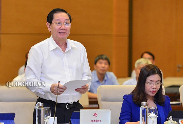 Bộ trưởng Bộ Nội vụ nói lý do chưa tăng lương cho công chức, viên chức từ 1-7-2020 - Ảnh 1. Bộ trưởng Bộ Nội vụ nói lý do chưa tăng lương cho công chức, viên chức từ 1-7-2020 - Ảnh 1.