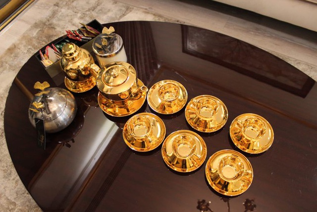  Cận cảnh căn hộ ở Hà Nội được dát vàng, giá siêu đắt 150 triệu đồng/m2 - Ảnh 6.