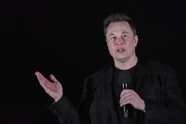 Elon Musk lại phá đảo Twitter: Tuyên bố giá cổ phiếu Tesla quá cao, đòi bán hết nhà cửa, bị bạn gái dỗi cũng phải kể cho thiên hạ biết - Ảnh 2.