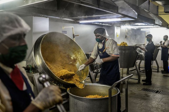 [Bài 31/5] Đầu bếp đạt sao Michelin cứu đói hàng triệu người Ấn Độ giữa lệnh phong tỏa vì đại dịch - Ảnh 3.