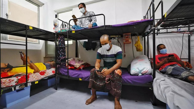 Đứng trước cơn sóng thần bệnh nhân Covid-19, Singapore đã ứng phó ra sao để duy trì tỷ lệ tử vong thấp? - Ảnh 2.