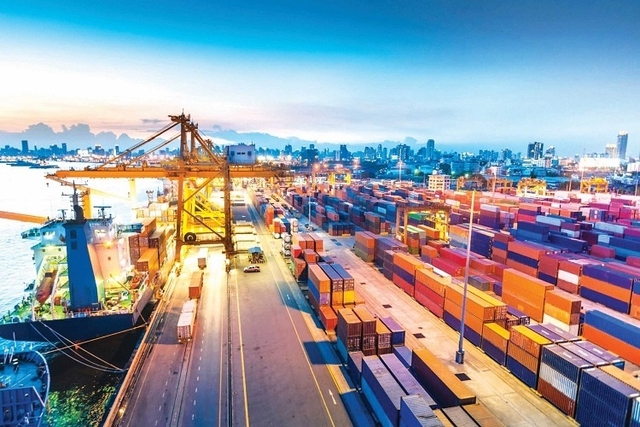 Trụ đỡ của tăng trưởng kinh tế VN giảm sâu sau 10 năm liên tục tăng, World Bank chỉ ra 3 dấu hiệu kinh tế sẽ khởi sắc trở lại - Ảnh 2. Trụ đỡ của tăng trưởng kinh tế VN giảm sâu sau 10 năm liên tục tăng, World Bank chỉ ra 3 dấu hiệu kinh tế sẽ khởi sắc trở lại - Ảnh 2.