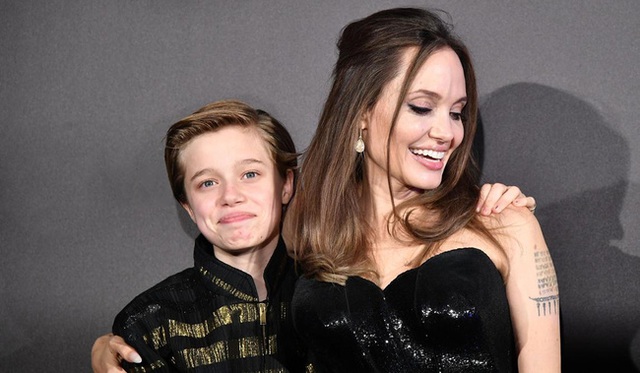 Câu chuyện về cô con gái ruột nhà Angelina Jolie và Brad Pitt: Sinh ra dưới ánh hào quang của cha mẹ nổi tiếng cho tới biểu tượng của cộng đồng LGBT - Ảnh 13.