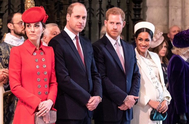Vợ chồng Công nương Kate dính nghi án chơi xấu em dâu Meghan Markle trong vụ việc rời khỏi hoàng gia gây sốc dư luận - Ảnh 3. Vợ chồng Công nương Kate dính nghi án chơi xấu em dâu Meghan Markle trong vụ việc rời khỏi hoàng gia gây sốc dư luận - Ảnh 3.
