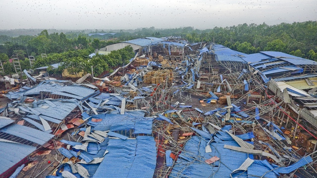  Nhà xưởng Công ty Kiều Thi Junma (Vĩnh Phúc) tan hoang vì bị lốc xoáy  - Ảnh 3.