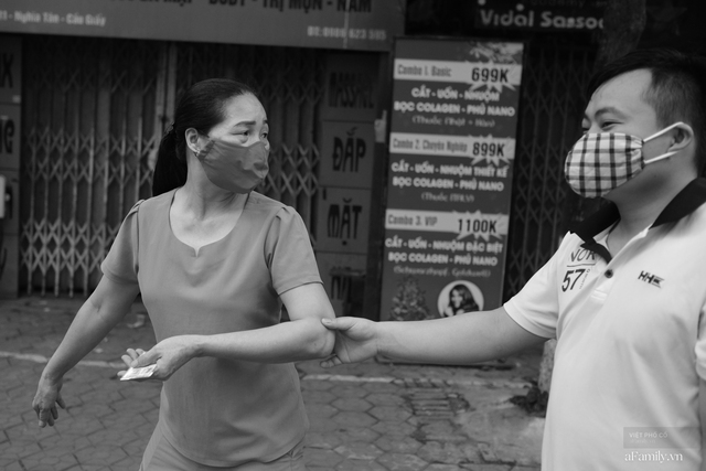 Chuyện của cô Lụa ô sin: Con cái phụng dưỡng đủ đầy vẫn đến Hà Nội để làm bàn tay và đôi mắt cho những người khiếm thị - Ảnh 17.